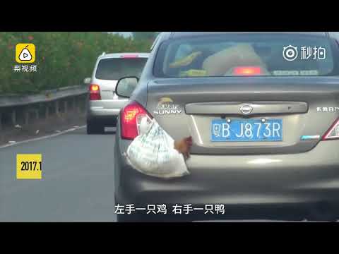 شاهد لحظة اختطاف عامل محطة وقود وسرقته في الرياض