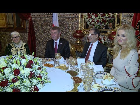 شاهد الملك محمد السادس يُقيم مأدبة عشاء على شرف الوزير الأول التشيكي