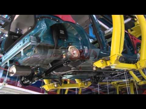 شاهد إيفيكو الإيطالية تطرح أولى شاحناتها بتركيب جزائري